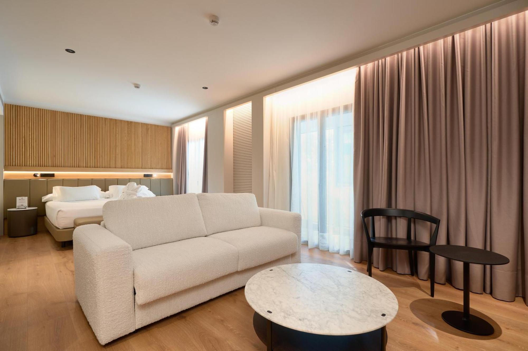 Hotel Becquer Seville Luaran gambar